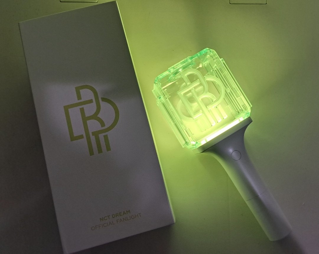 NaranyaJaemWin's tweet image. Pretty gift📦✨️ from @jdkc_id

I can't said anyword🤭 except thank u so much for all team @jdkc_id  Ini beneran berasa dapet kado sidang dan thr ter the best🫶🏻💚🥹.

Lancar dan semakin sukses selalu buat tim JDKC🩷✨️

Yeayyy i'm ready for tds 4💚✨️