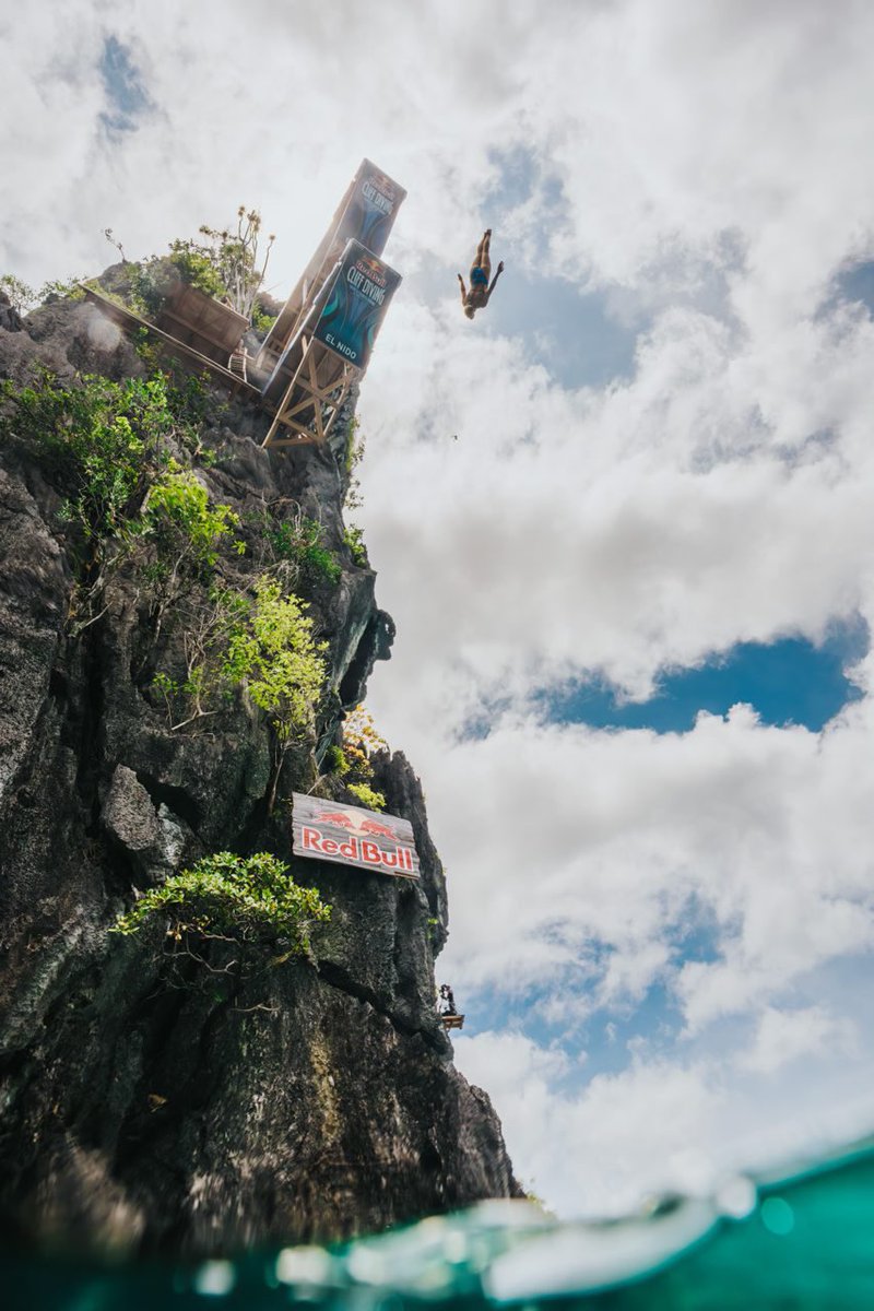 sonrdexe's tweet photo. Iffland, the sport’s reigning queen with 8 crowns to show for, tallied 352.95 to fend off American rising star Kaylea Arnett. 📸 @redbull #redbullcliffdiving @phildailyinq @inquirerdotnet https://t.co/uU06qrOCjx