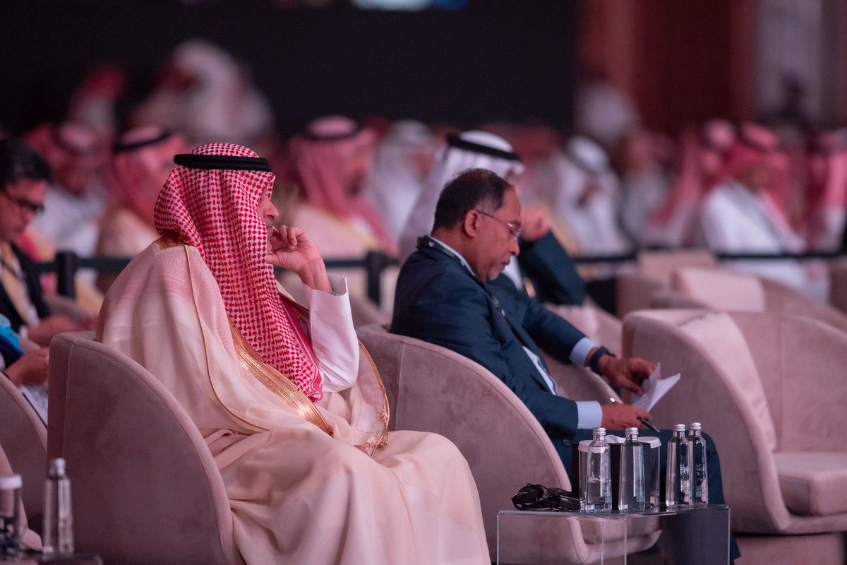 khmosa00's tweet photo. سعدت بحضور حفل افتتاح مؤتمر #مبادرة_القدرات_البشرية، الذي أُقيم برعاية كريمة من سمو سيدي ولي العهد - حفظه الله -، تأكيداً على التزام المملكة بتن��ية الإنسان وتمكينه.

ونفخر بدور الهيئة الملكية في تحقيق هذا التوجه، من خلال إدارة منظومة تعليمية متكاملة في مدننا الصناعية. https://t.co/hchjbfMfQn