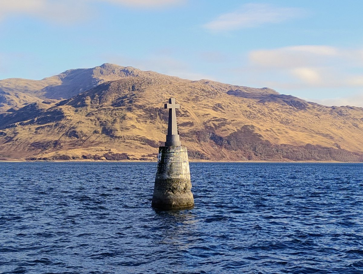 SimplyPaul's tweet image. Editing a new #AdventureLab #AdLab at #Inverie / #Knoydart ahead of the first brave soul to head out to get it. Picking suitable photos was especially fun. Yes, it&apos;s an odd way to spend my time, but I&apos;m hiding from the rain in Milton Keynes and it&apos;s bringing good memories back 😎