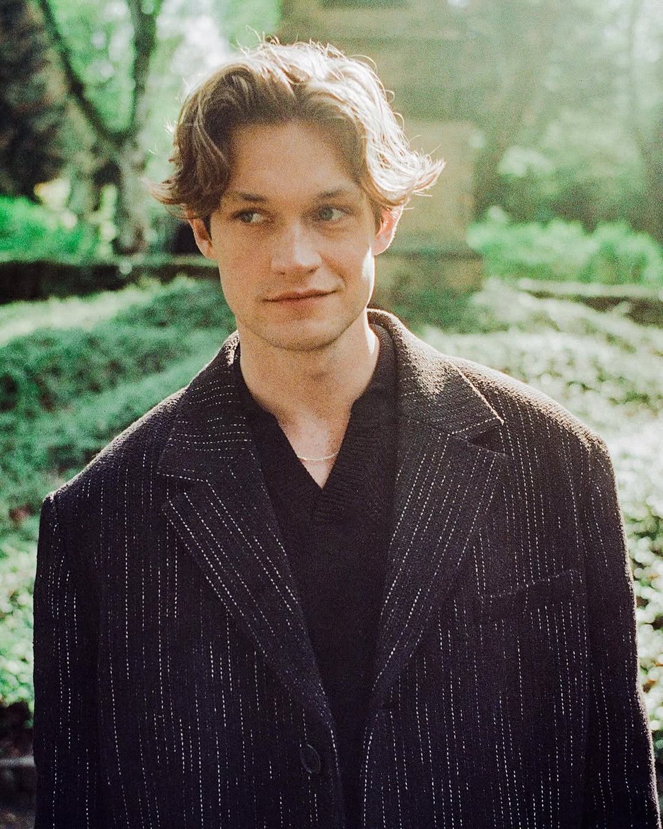 Furbabe's tweet photo. These Daniel Riffert pics are just like James Beaufort in Maxton Hall Season 2 😍 #HTSDOF https://t.co/aryewqRv52