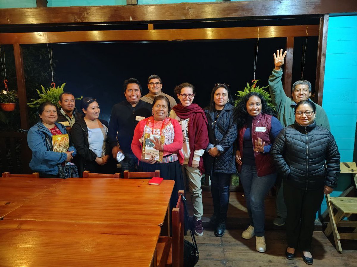 fpmorenaver's tweet photo. En #Atlahuilco, entre montañas cubiertas de neblina y el murmullo del bosque, compañeras y compañeros nos reunimos para dialogar, aprender juntas y construir comunidad desde abajo. #CirculosDeEstudios #Veracruz https://t.co/4SkSw6Rcsz