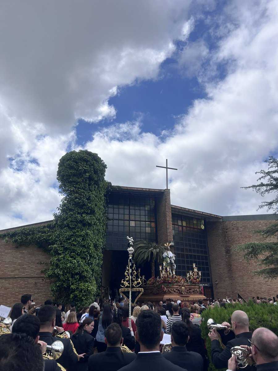 CCTTARACENA's tweet photo. #DomingoDeRamos 

Todo llega a su final, una bonita mañana detrás de #JesusDelAmor de nuestra querida La Borriquita Punta Umbria Hdad. 
 
Os dejamos algunas imágenes de lo que ha sido nuestro Domingo De Ramos 2025. https://t.co/bZzkzAqXlr
