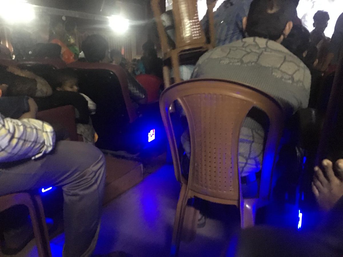 AJITH__AFC's tweet image. After #Viswasam extra chair provide #GoodBadUgly 🔥🔥🔥🔥
200% House Full 
#GoodBadUglyBlockbuster 💥💥💥💥