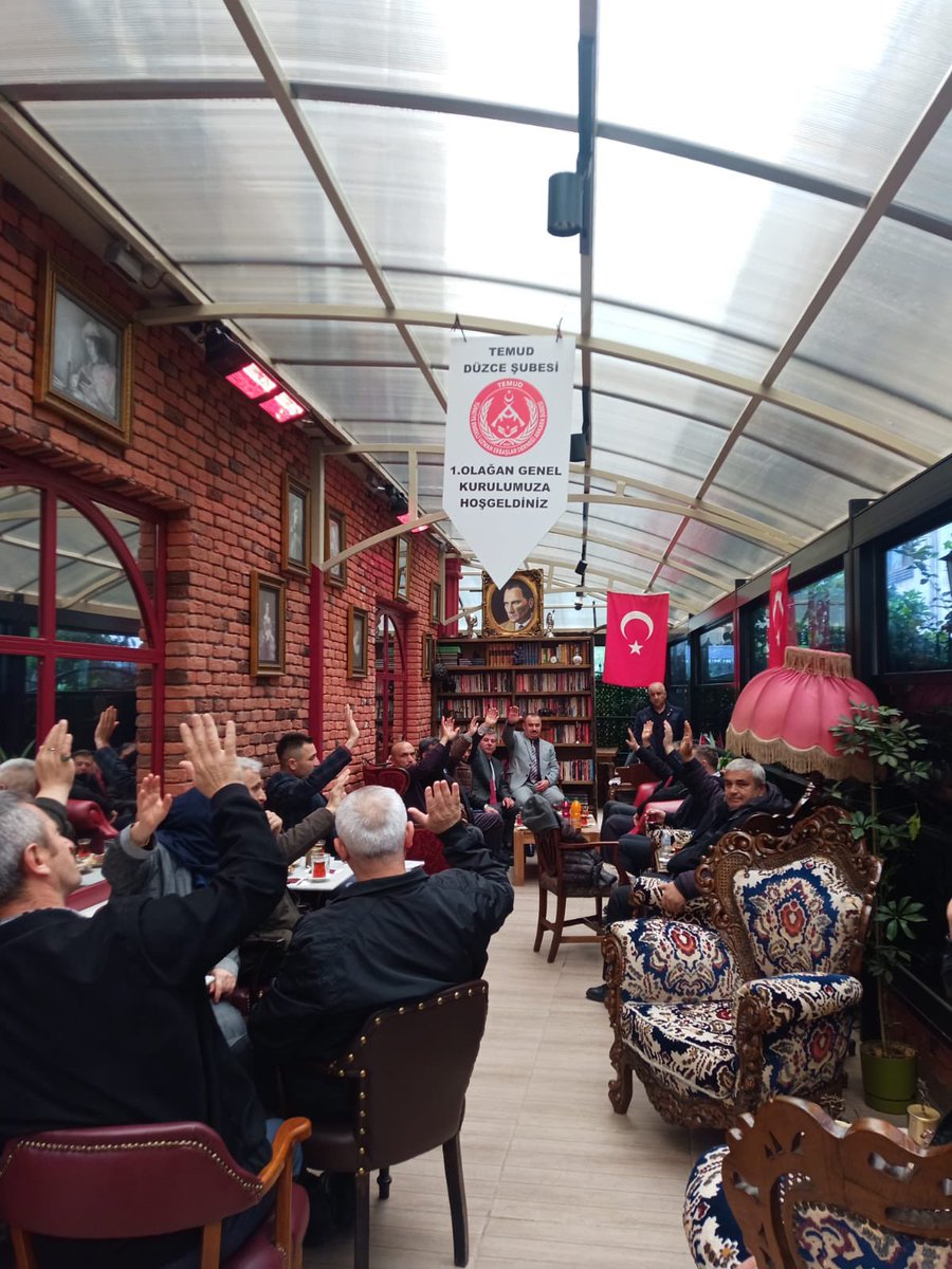 Ali Tilkici 🇹🇷 (@alitilkici38) on Twitter photo Temud Düzce il Başkanlığımızın (<a href="/TEMUD_DUZCE/">TEMUD DÜZCE 81</a> )Genel kurulu yapılmıştır.
Düzce il Başkanlığımıza Sayın Adnan Yavuz ve yönetimi seçilmiştir.
Tebrik ederim.Camia adına hayırlı olsun. Başarılar dilerim.
Allah utandırmasın
#UzmanÇavuş
<a href="/TEMUD_2024/">TEMUD Türkiye Emekli Uzman Erbaşlar Derneği</a> Temud Düzce il Başkanlığımızın (<a href="/TEMUD_DUZCE/">TEMUD DÜZCE 81</a> )Genel kurulu yapılmıştır.
Düzce il Başkanlığımıza Sayın Adnan Yavuz ve yönetimi seçilmiştir.
Tebrik ederim.Camia adına hayırlı olsun. Başarılar dilerim.
Allah utandırmasın
#UzmanÇavuş
<a href="/TEMUD_2024/">TEMUD Türkiye Emekli Uzman Erbaşlar Derneği</a>