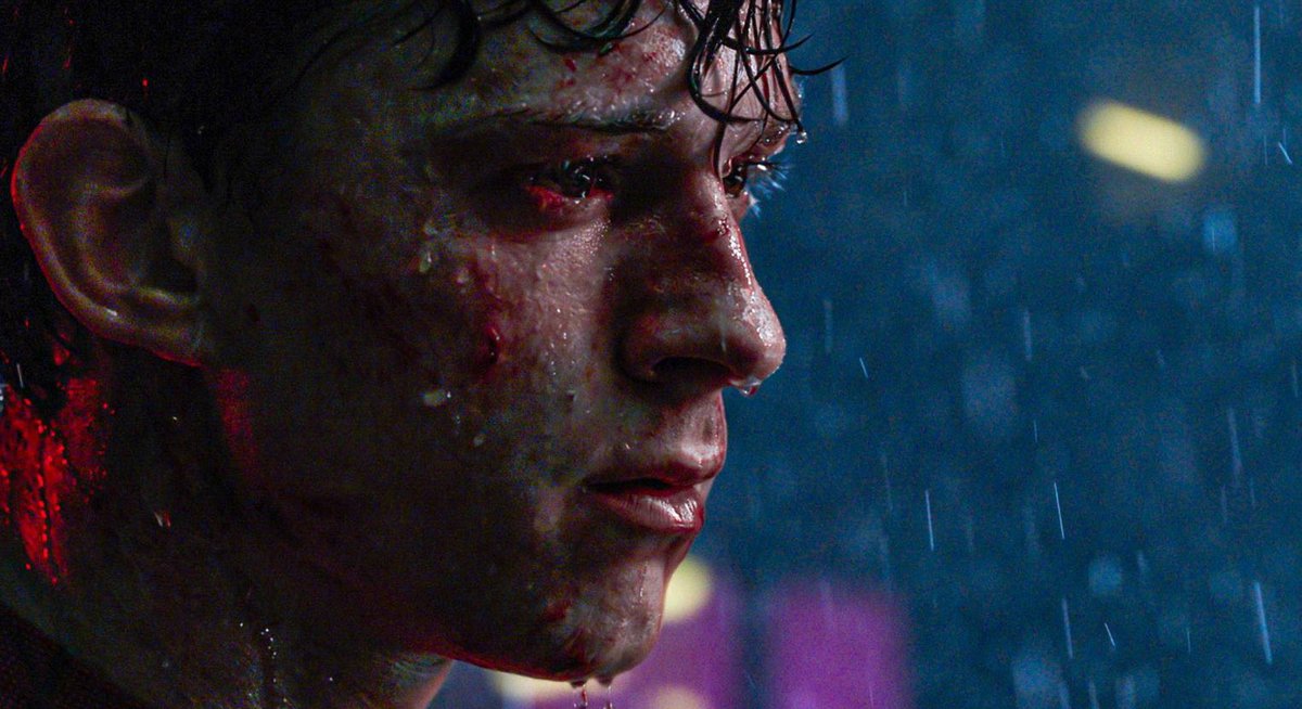 ScreenRogue's tweet photo. Spider-Man in the rain goes way too hard https://t.co/taHNKrh2eI