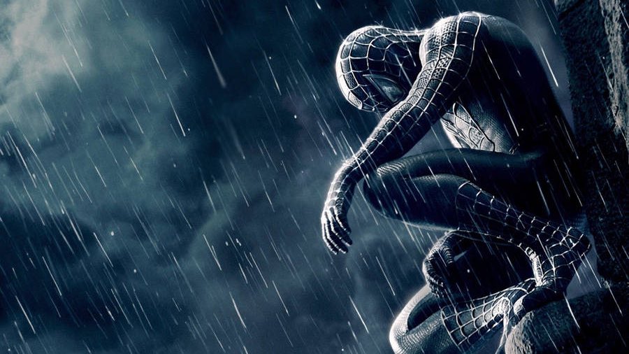 ScreenRogue's tweet photo. Spider-Man in the rain goes way too hard https://t.co/taHNKrh2eI