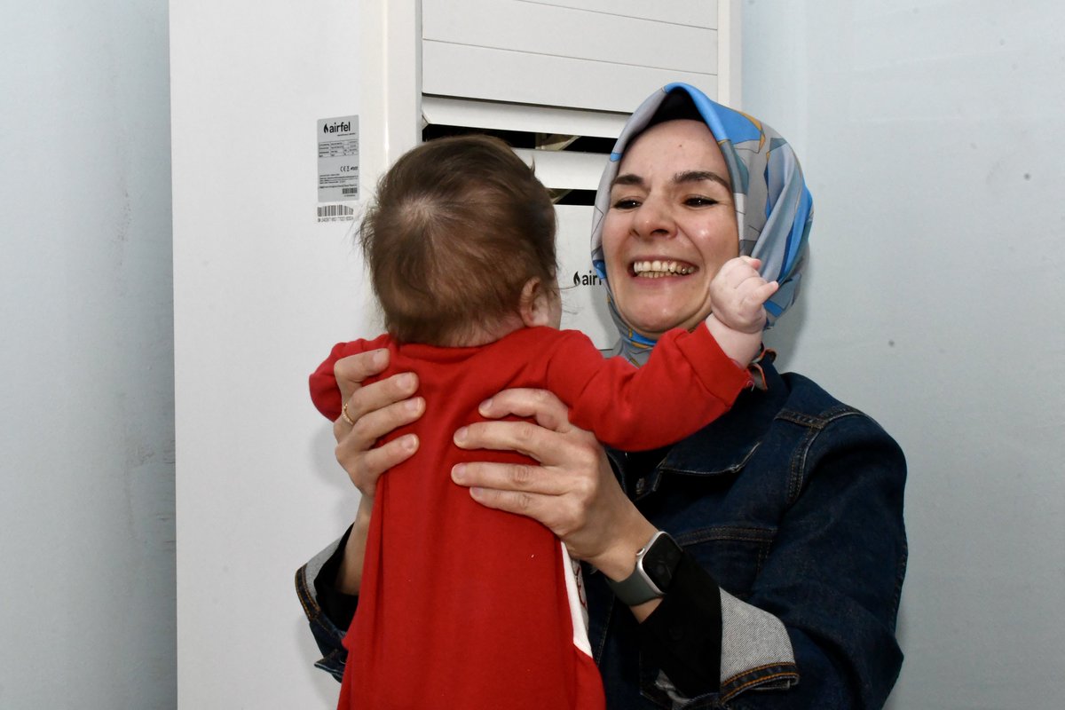 Antalya’da Çocuk Evleri Sitemizde evlatlarımızla hasret giderdik.🤍

Sevgiyle büyüyen her çocuk, güçlü bir geleceğin teminatıdır. Devletimizin himayesindeki her evladımızın yanında olmak en büyük sorumluluğumuz.