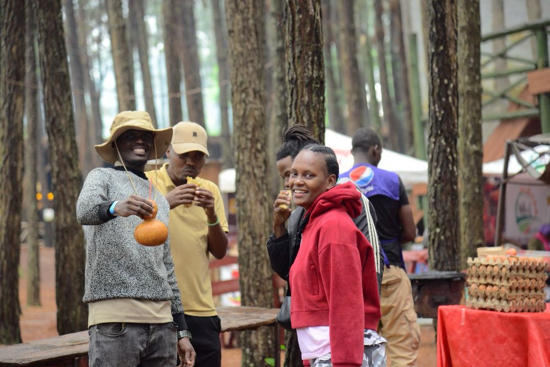 Uncleken256's tweet photo. It's a ndeku and nyama choma thing....

We are onto day 3 and ready to close off the party with top vibes

#NdekuNyamaxUgWaragi https://t.co/tH5yT9WbAY