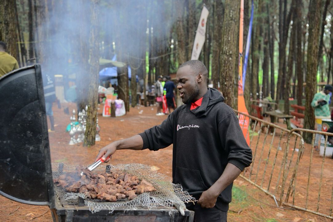 Uncleken256's tweet photo. It's a ndeku and nyama choma thing....

We are onto day 3 and ready to close off the party with top vibes

#NdekuNyamaxUgWaragi https://t.co/tH5yT9WbAY
