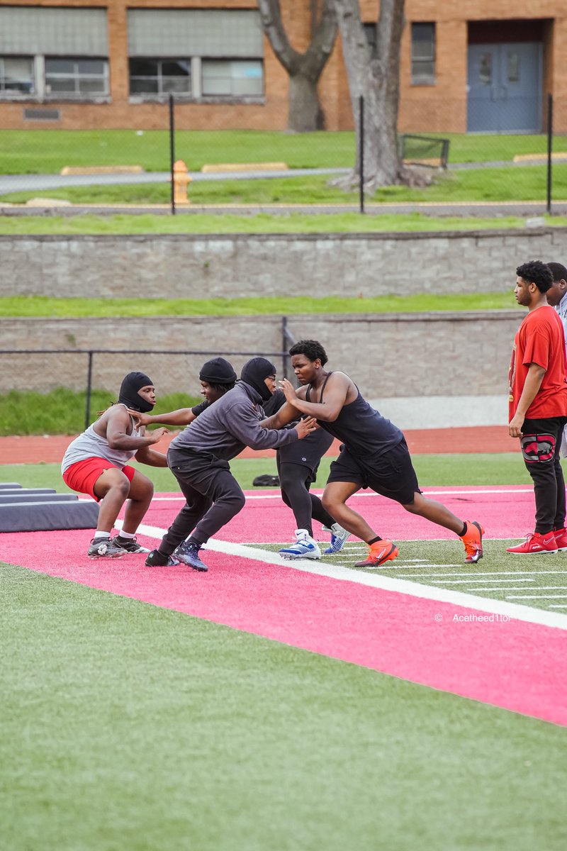 jtownfball314's tweet photo. SPRING BALL 🧾

1% better every day, we STACKING GOOD DAYS IN THE J!

#BelieveYourProcess
#WarriorDNA
#ProStack https://t.co/VzQTWJzLio