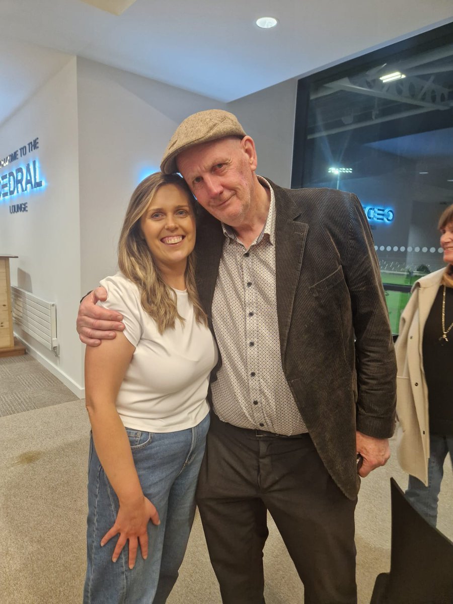 Christine Murray tweet media