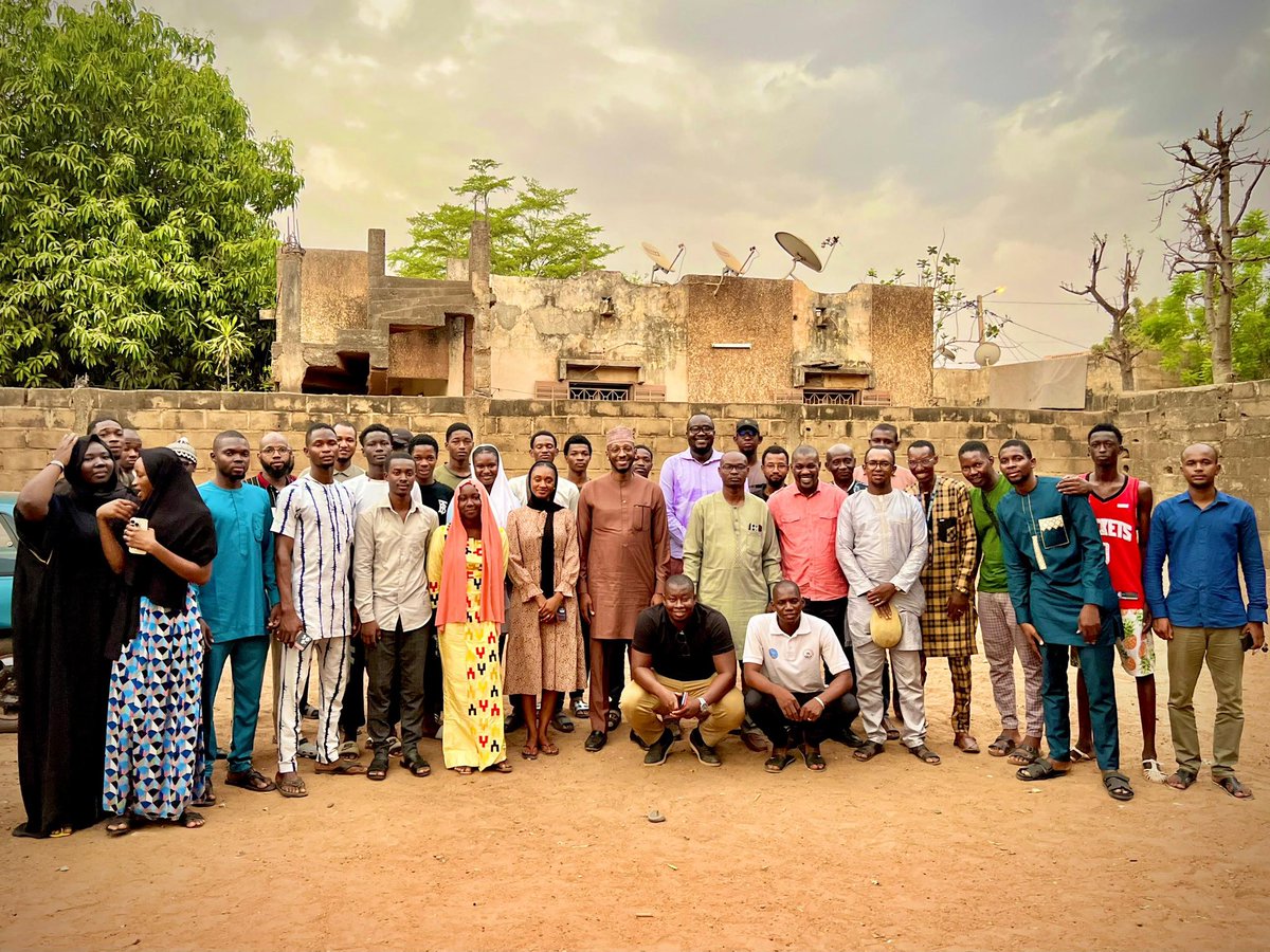 Après de fructueux échanges sur l’engagement et la participation responsable des jeunes à la construction nationale, nous avons procédé à la mise en place du bureau du comité local <a href="/MouvementGE/">Génération Engagée</a> de #Niamakoro cité ,ce 12/04/25.
#Engagement  #Implication #Jeunesse 
#Politique #Mali