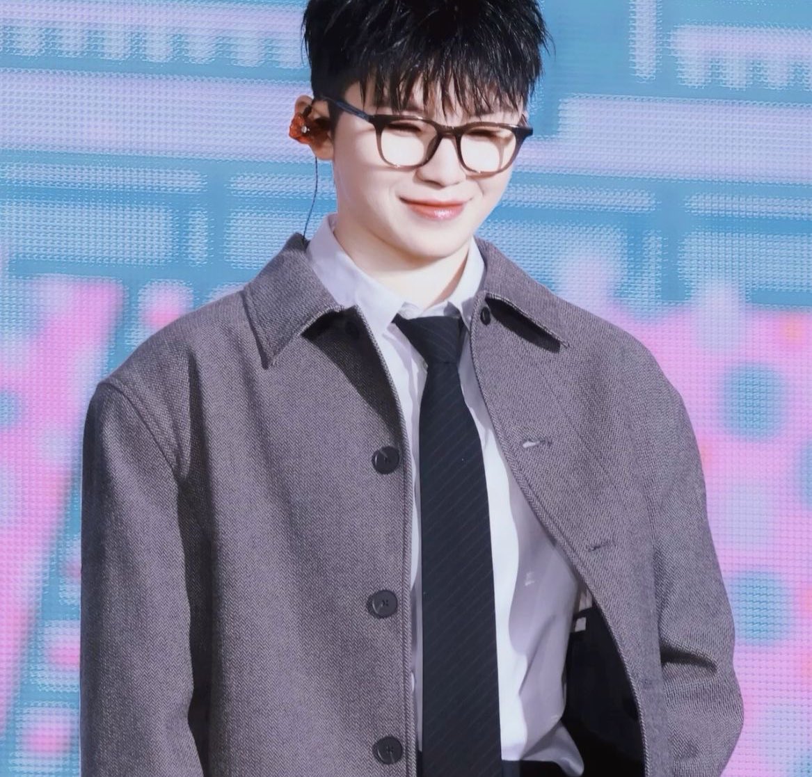dragxninthenest's tweet photo. เรียนจบอย่างเป็นทางการ
#GRADUATION20TH_VCS
ขอบคุณครับ https://t.co/e8kEBhSiLp