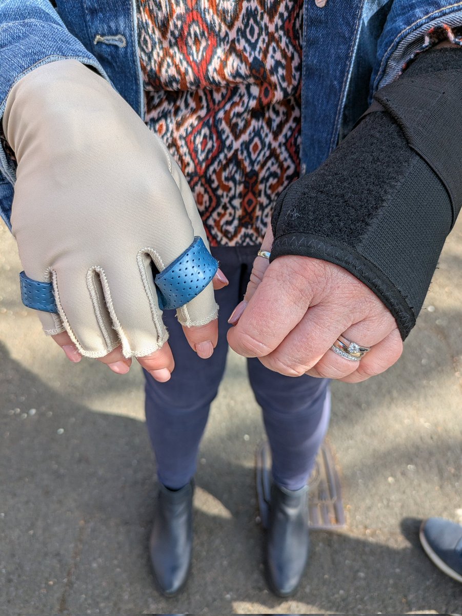 Yesterday we listened to residents' concerns in Upper Norwood &amp; asked for signatures to the Spa Hill campaign for CCTV to reduce the dangerous driving on their road. I met one of the residents who was knocked down in January! Pls sign
change.org/p/residents-pe…