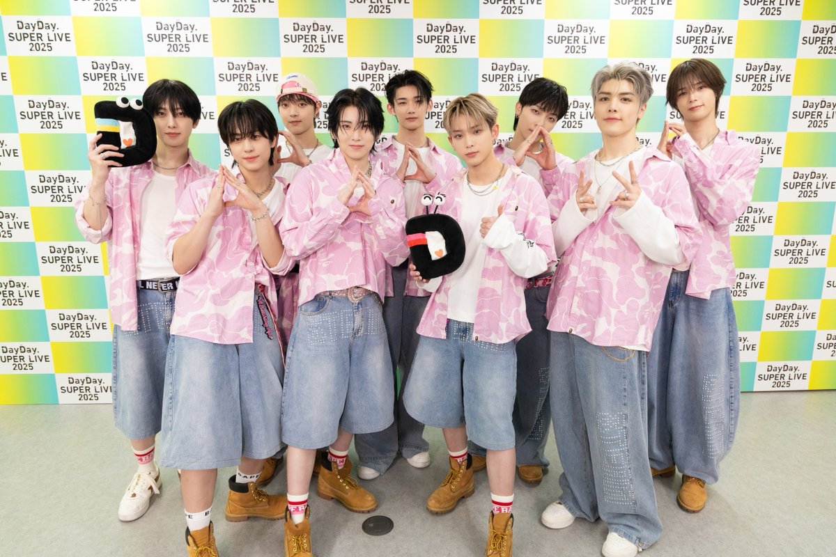 DayDay.【日テレ公式】 (@ntv_dayday) on Twitter photo \#DayDay. SUPER LIVE 2025🎤Day3️⃣/
Day3️⃣トリを飾ったのは
&TEAM (#andTEAM)🔥
ご出演ありがとうございました✨
@ntv_dayday をフォロー✅
#DayDayライブ で感想💬お寄せください🙌
<a href="/andTEAMofficial/">&TEAM OFFICIAL</a> \#DayDay. SUPER LIVE 2025🎤Day3️⃣/
Day3️⃣トリを飾ったのは
&TEAM (#andTEAM)🔥
ご出演ありがとうございました✨
@ntv_dayday をフォロー✅
#DayDayライブ で感想💬お寄せください🙌
<a href="/andTEAMofficial/">&TEAM OFFICIAL</a>