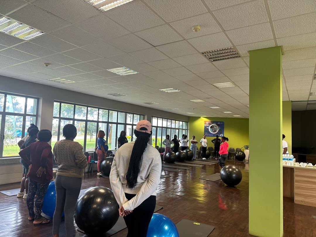 AnoHoveee's tweet photo. Yesterday I led a  prenatal class in collaboration with @CimasHealth , Patricia &amp; Physioworks. I talked about #physicalactivity, its importance, recommendations,  impact on #maternalmentalhealth, maternal and fetal outcomes. We also got to burn a few calories☺️ - it was awesome https://t.co/a5xiYWdH8s