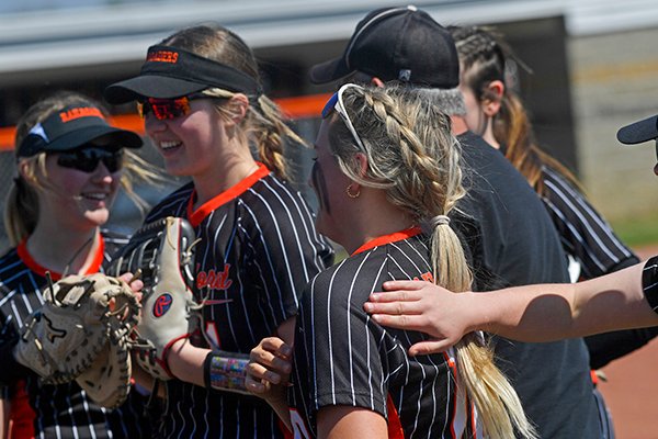 WOACSports's tweet photo. Bradford Softball Team On Five Game Win Streak after 13-2 win over Fairborn.

Story at https://t.co/3bopgnEV8y https://t.co/5LhBJpPoDv