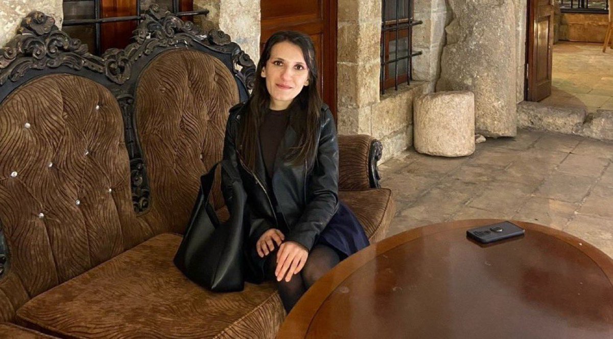 LexiBonk's tweet image. Şanlıurfa’da Harran Üniversitesi Matematik bölümü öğrencisi Sevda Özkaya, sokak köpeklerinden kaçarken iki aracın çarpması sonucu hayatını kaybetti.

Ne önlem var, ne çözüm…

#SevdaÖzkaya #Şanlıurfa #SokakKöpekleri #HarranÜniversitesi #TürkiyeGündemi #İhmalÖldürür