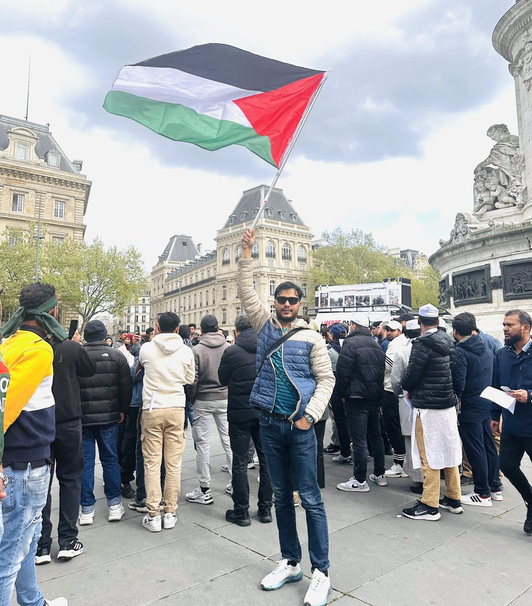 atique_sami's tweet photo. “From the streets of #Paris, a flag raised high — a silent prayer for justice, a loud echo of freedom for #Palestine.” https://t.co/fYXf0ja0cV