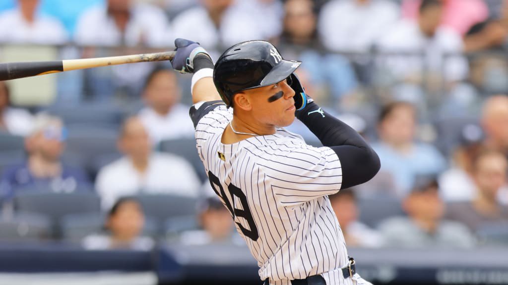 If Aaron Judge hits a HR today someone who retweets and is following is winning a shirt. Comment your size. Let’s go Yankees.