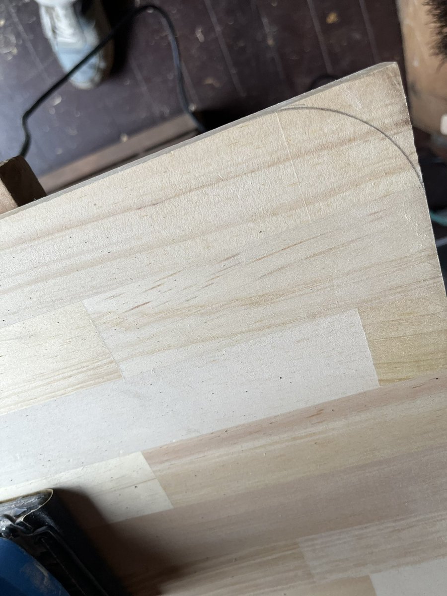 evan_3232's tweet photo. 作業場にノコギリ持っていくの忘れちゃって
カッタータイプにつけるちっちゃいノコで
角をアールにする作業した。
なんとかなってよかった。 https://t.co/29tTZI1ZPu