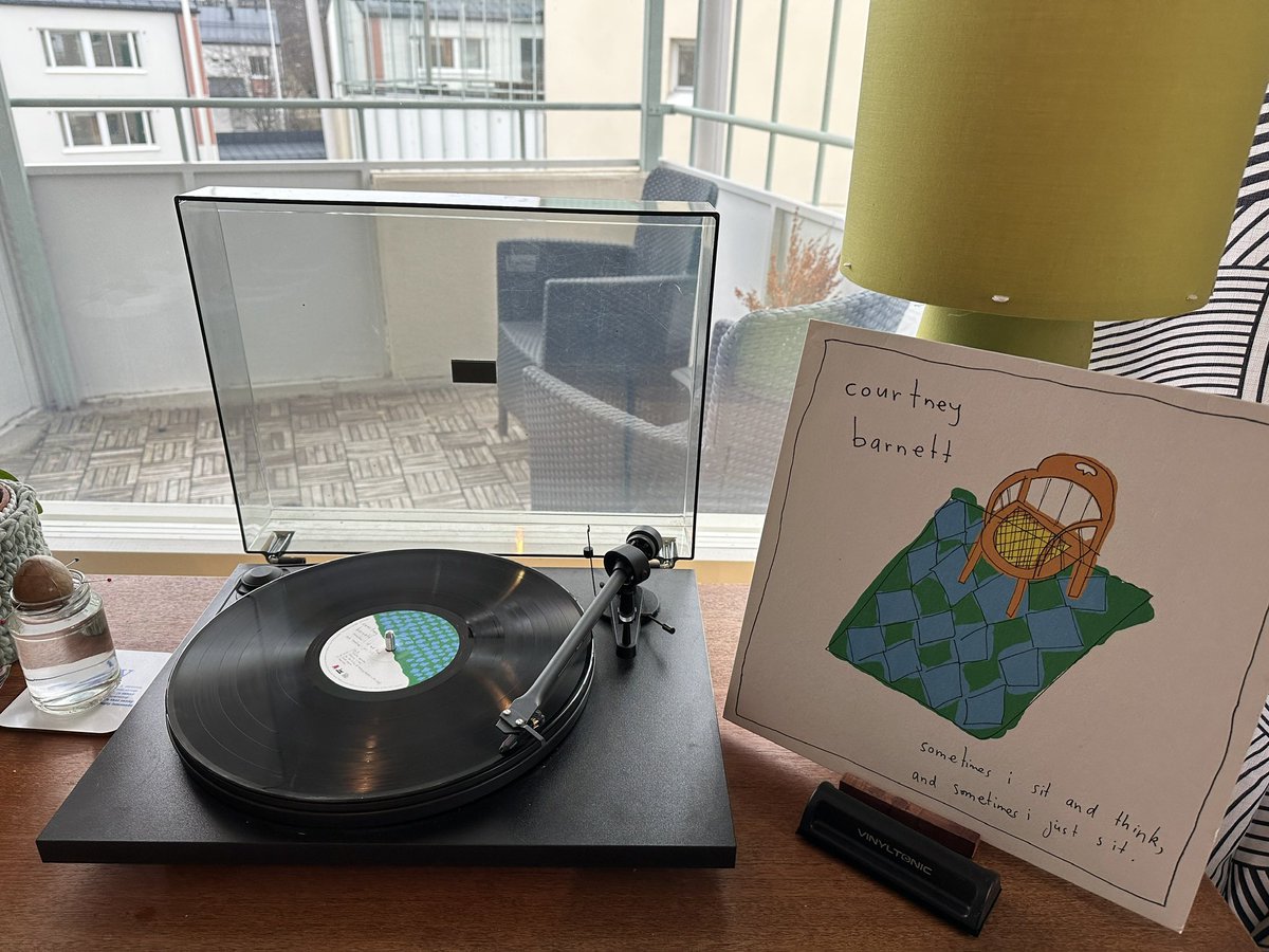 modowl's tweet photo. Sunday record listening is the best 😎 https://t.co/c7pyBccck1