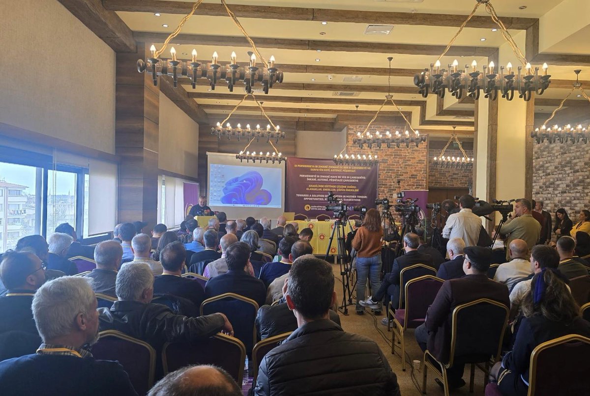 egitimsen's tweet photo. Eğitim Sen Genel Sekreteri Zülküf Güneş, Amed Şubelerimizin düzenlediği "Anadilinde Eğitimde Çözüme Doğru: Olanaklar, Engeller, Öneriler" çalıştayına ev hapsinden çevrimiçi bağlantıyla katıldı. https://t.co/BwuqDPWg5x