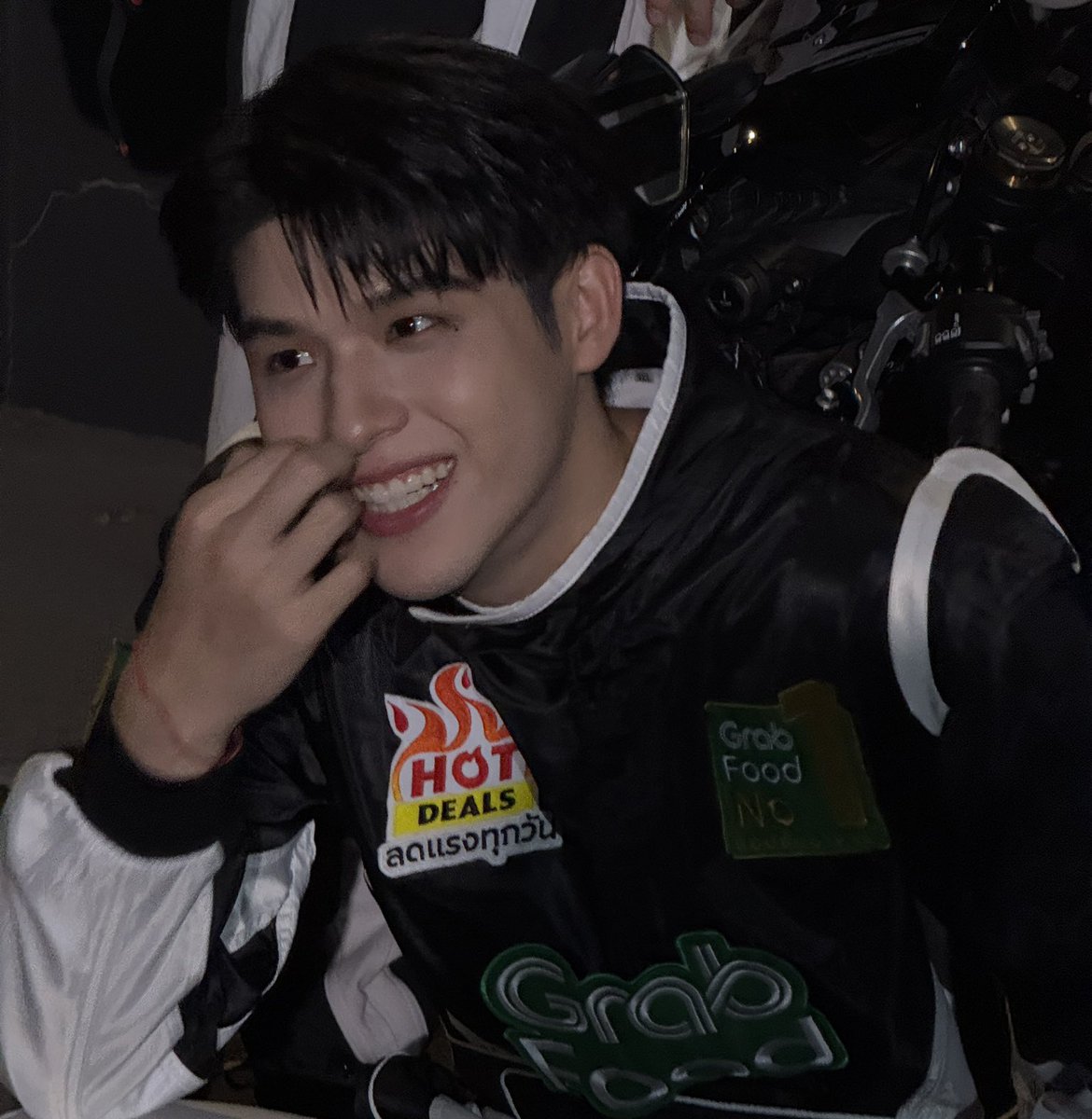 voidofkit's tweet image. GUYS THIS IS ME SI AKUN R ITU LOH YG DLU AVANYA HE/HIM GT 😭😭😭😭 #nyesel dikit ganti ava mups ku jd gatau sm akunku