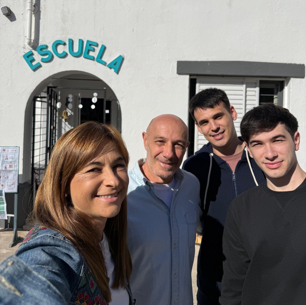 marialuengook's tweet photo. 🗳️ Hoy celebramos la democracia. 

Votar es compromiso, responsabilidad y un derecho que nos costó conseguir. Vayamos a votar, es la forma de seguir mejorando nuestra ciudad. https://t.co/aUpAhLTCKC