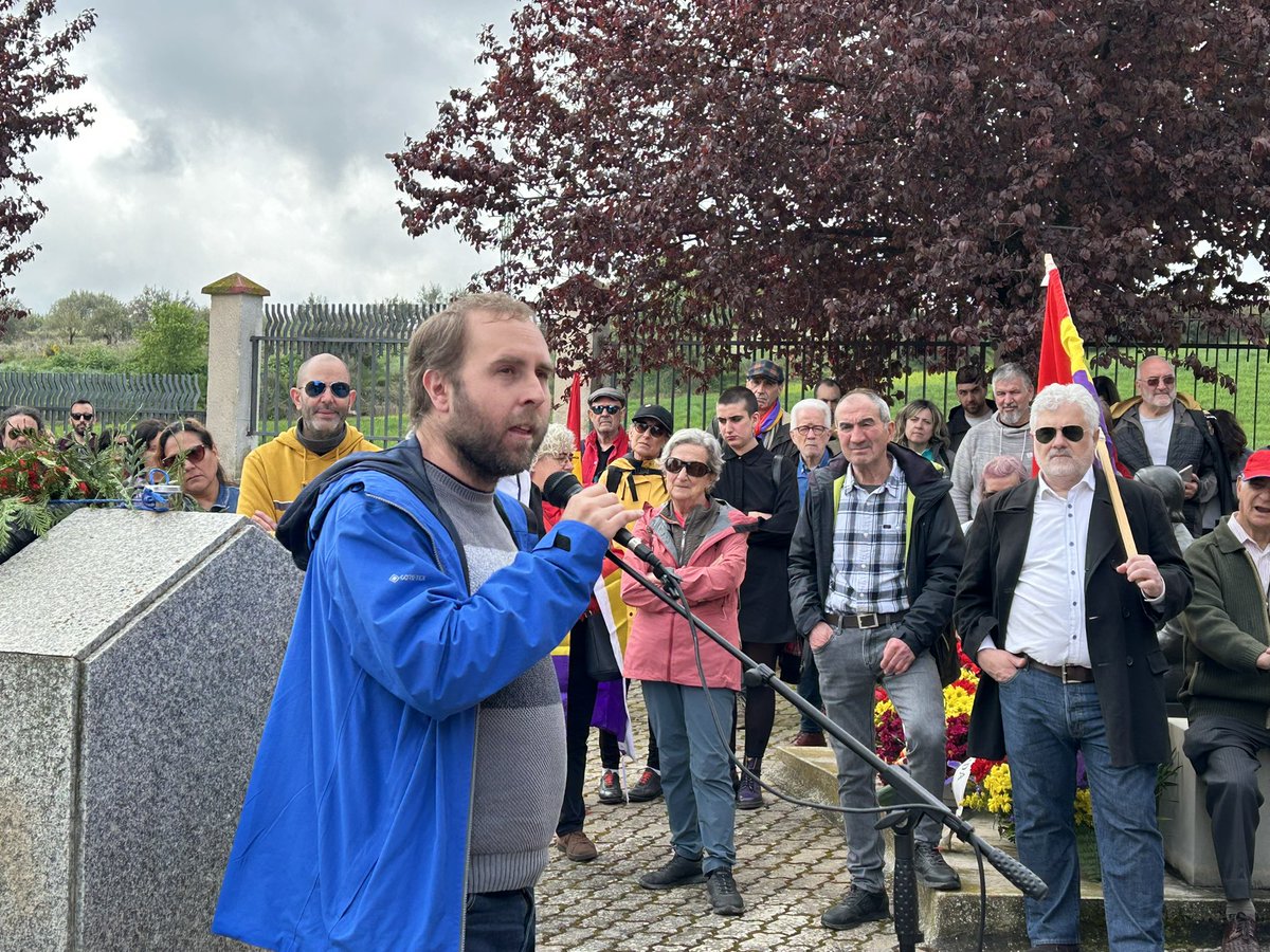 ¿Modernidad con una monarquía medieval? España necesita menos cuentos de reyes y más democracia real. 

Hoy en <a href="/la_barranca/">La Barranca</a> exigiendo:
🟥🟨🟪  ¡III República ya!