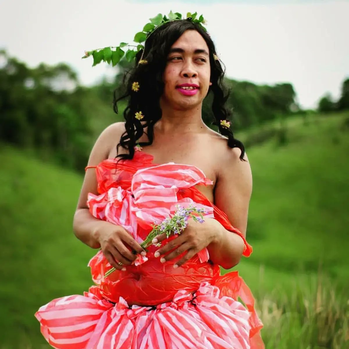 Hmmm <a href="/MYGLADIES/">MAMIM GLADIES. 🌻🌷</a>

#FotoProfilBaru