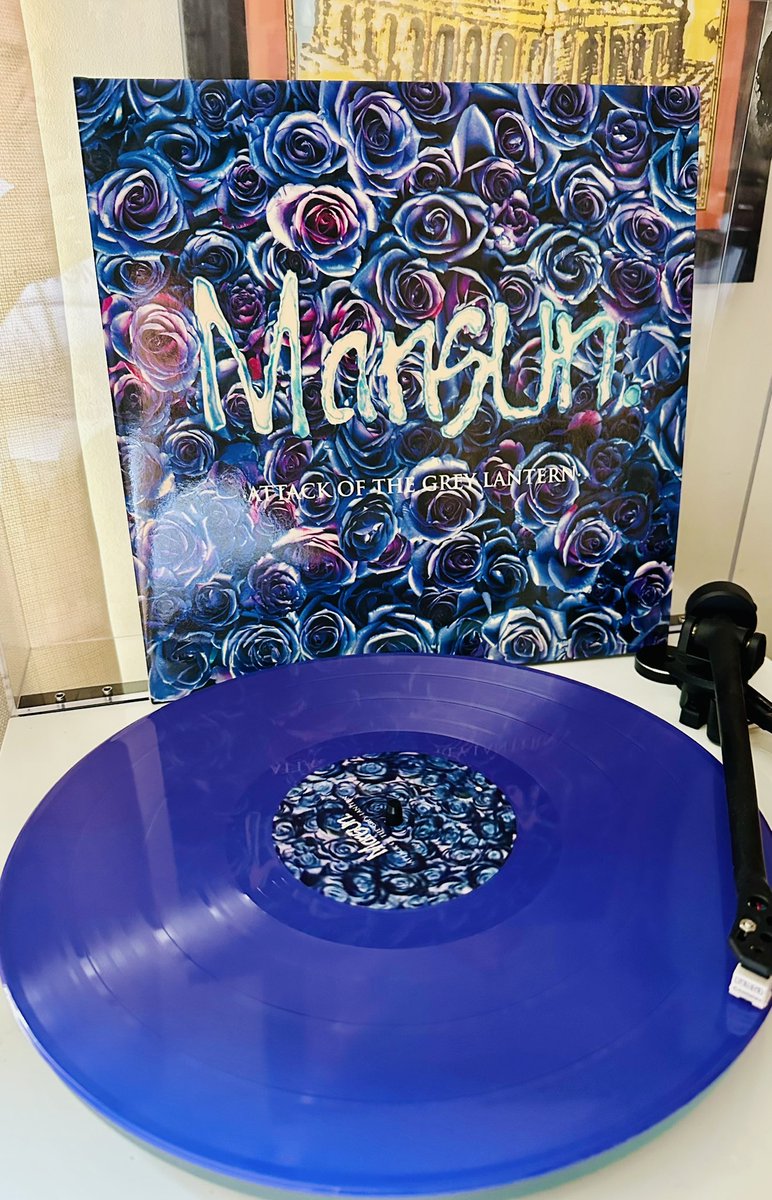 iainlstevens's tweet photo. ๐ถ๐ถ๐ถ
Sunday spinning with Mansun ๐
#mansun
#attackofthegreylantern
#colouredvinyl https://t.co/i9BJvMp0M7
