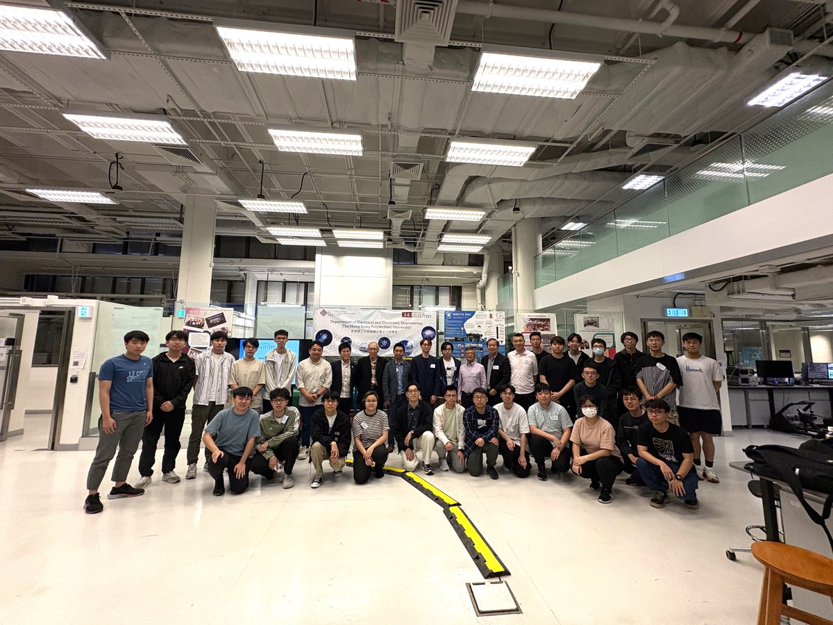HKPolyUEEE's tweet photo. On April 12, we held an Alumni Mentorship event for 2nd-year students! 🎉 As part of our three-stage program, students chose industries of interest and were paired with alumni mentors. Thank you to all mentors for guiding our juniors! We look forward to the next meeting! https://t.co/qL4KaIihJT