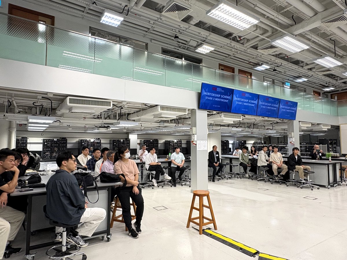 HKPolyUEEE's tweet photo. On April 12, we held an Alumni Mentorship event for 2nd-year students! 🎉 As part of our three-stage program, students chose industries of interest and were paired with alumni mentors. Thank you to all mentors for guiding our juniors! We look forward to the next meeting! https://t.co/qL4KaIihJT