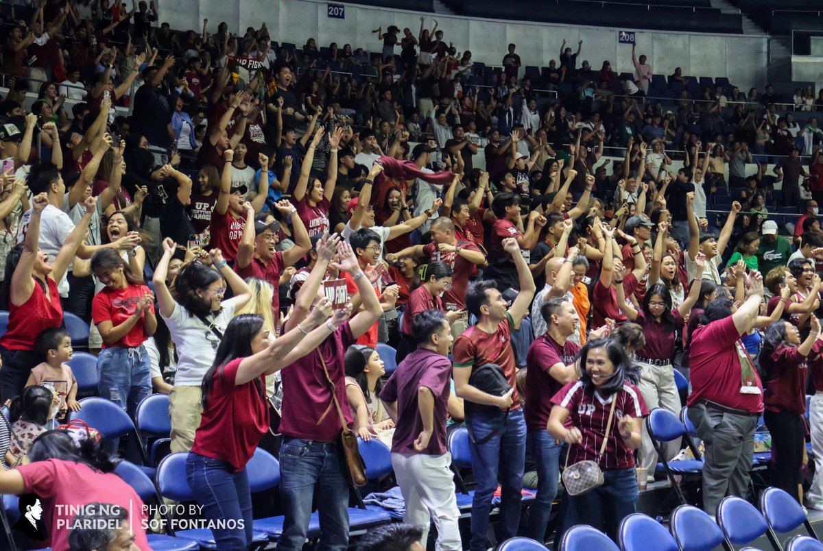 tinigngplaridel's tweet photo. IN PHOTOS: The UP Women’s Volleyball Team (UPWVT) prevails over the second-seeded DLSU Lady Spikers in #UAAPSeason87 in a thrilling five-set match, 26-24, 18-25, 19-25, 25-22, 16-14, earlier today, April 13, at the Smart-Araneta Coliseum. https://t.co/fjmZtQcZJ2