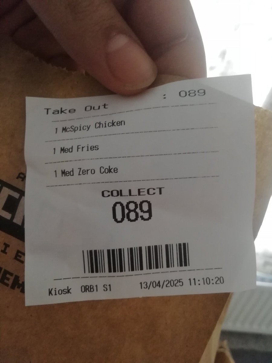 Da51624Dan's tweet photo. @McDonaldsUK I need help with an order if possible. I tried to use the virtual assistant but can't as I wasn't given a receipt. 

Asked for mcspicy and somehow got a Philly stack which I do not like https://t.co/Imy96h2lPQ