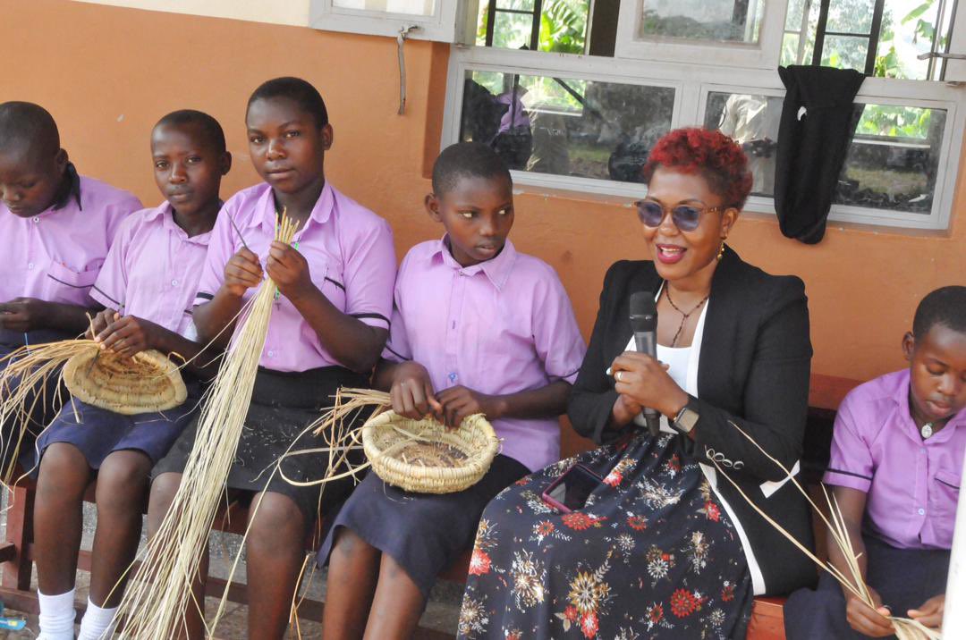 radiowestug's tweet photo. #Abato || @MireClare
Omu prog, twine abato kuruga Kagyezi Primary School omuri Ntungamo.
Nibatugambira aha myooga ey’okukozesa engaro.
#GambaMpurire https://t.co/ltlSLuRspC