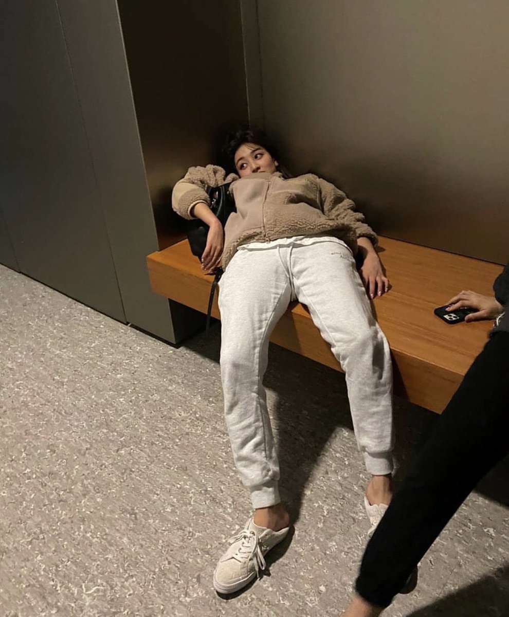nocontext_twice's tweet photo. やる気のないジヒョ、まだ面白い。
#twice #JIHYO https://t.co/2L4ClWI334