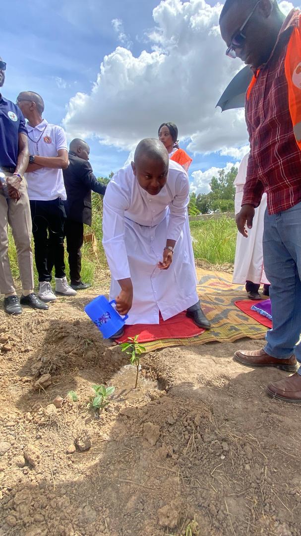 #LaudatoSi #LaudateDeum #Jubilee2025 (@cynesa) on Twitter photo CYNESA #Tanzania, #Dodoma sector,participated in the #PalmSunday #Youth Mass at St. Gaspar del Bufalo Parish in Makole. Auxiliary Bishop Wilbroad Henry Kibozi graced the event. CYNESA Tanzania Country Director <a href="/mosesdesdery/">Desdery Moses</a> introduced him to our organization's mission. #LaudatoSi CYNESA #Tanzania, #Dodoma sector,participated in the #PalmSunday #Youth Mass at St. Gaspar del Bufalo Parish in Makole. Auxiliary Bishop Wilbroad Henry Kibozi graced the event. CYNESA Tanzania Country Director <a href="/mosesdesdery/">Desdery Moses</a> introduced him to our organization's mission. #LaudatoSi