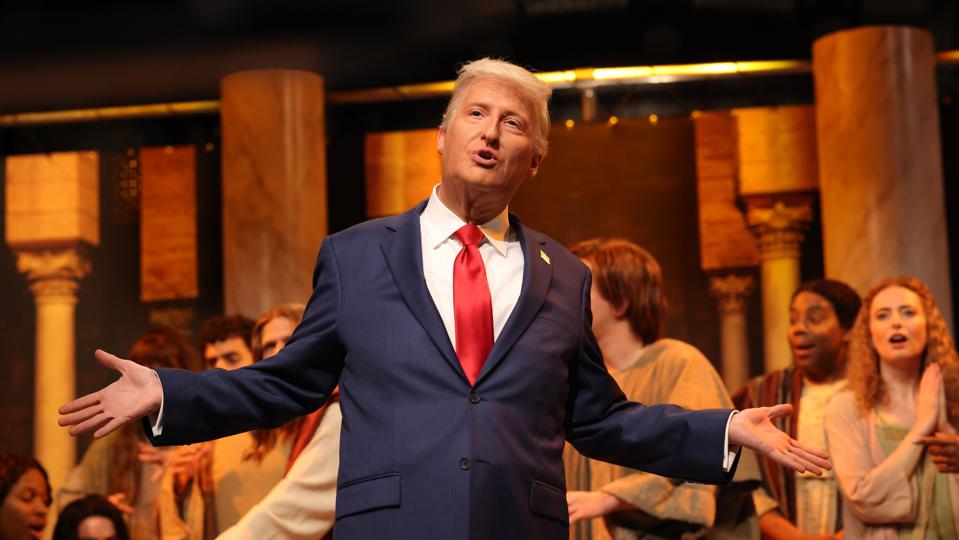 People are “comparing me to the Messiah because of the ‘Mess-I-Ah made out of the economy,” James Austin Johnson said as Trump.
go.forbes.com/c/WFYb