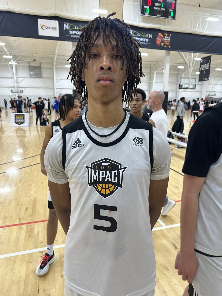 TravisGrafHoops's tweet photo. Top-150 2026 Alex Leeth (@AlexLeeth08) will be on high major radars over the next couple of months. 3&amp;D wing archetype that can do a little bit of everything. Got downhill at a high rate in this one. Great defensive tools and upside. https://t.co/GP1rZjN8wl