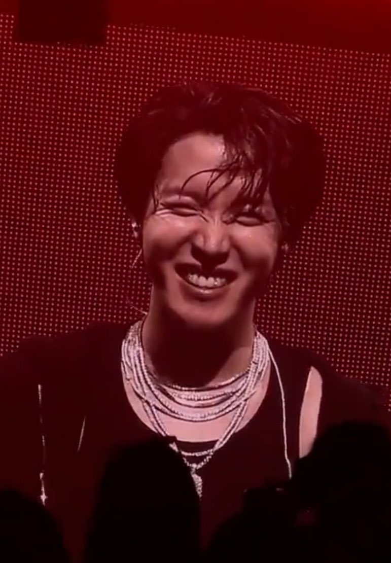 BorahaePh7's tweet photo. Hobi’s nose scrunch is my new fave!!! https://t.co/0dxzpWpm2R