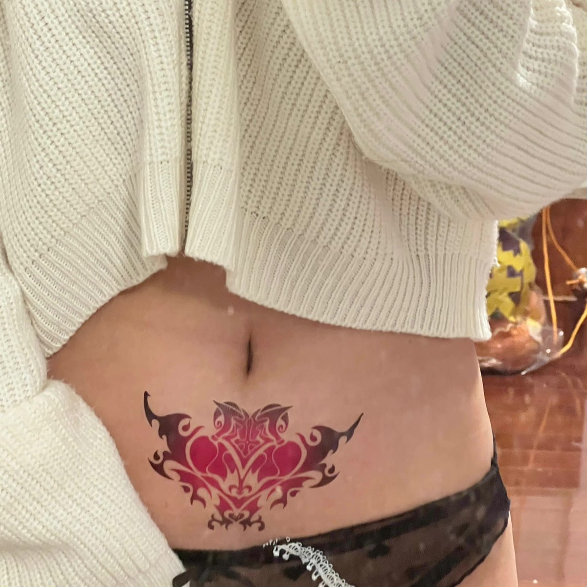 这个纹身是什么意思？朋友推荐我纹的，说是正常纹身没有特殊含义，感觉他有在骗我，有没有懂的告诉我一下

#纽约 #附近交友 #私信 #女大学生 #服务 #华人留学生