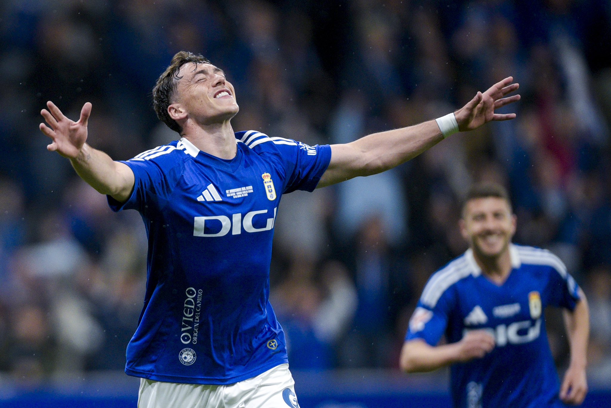 Viñas fue parte del Oviedo que consiguió el ascenso | TWITTER: @RodrigoRomano76