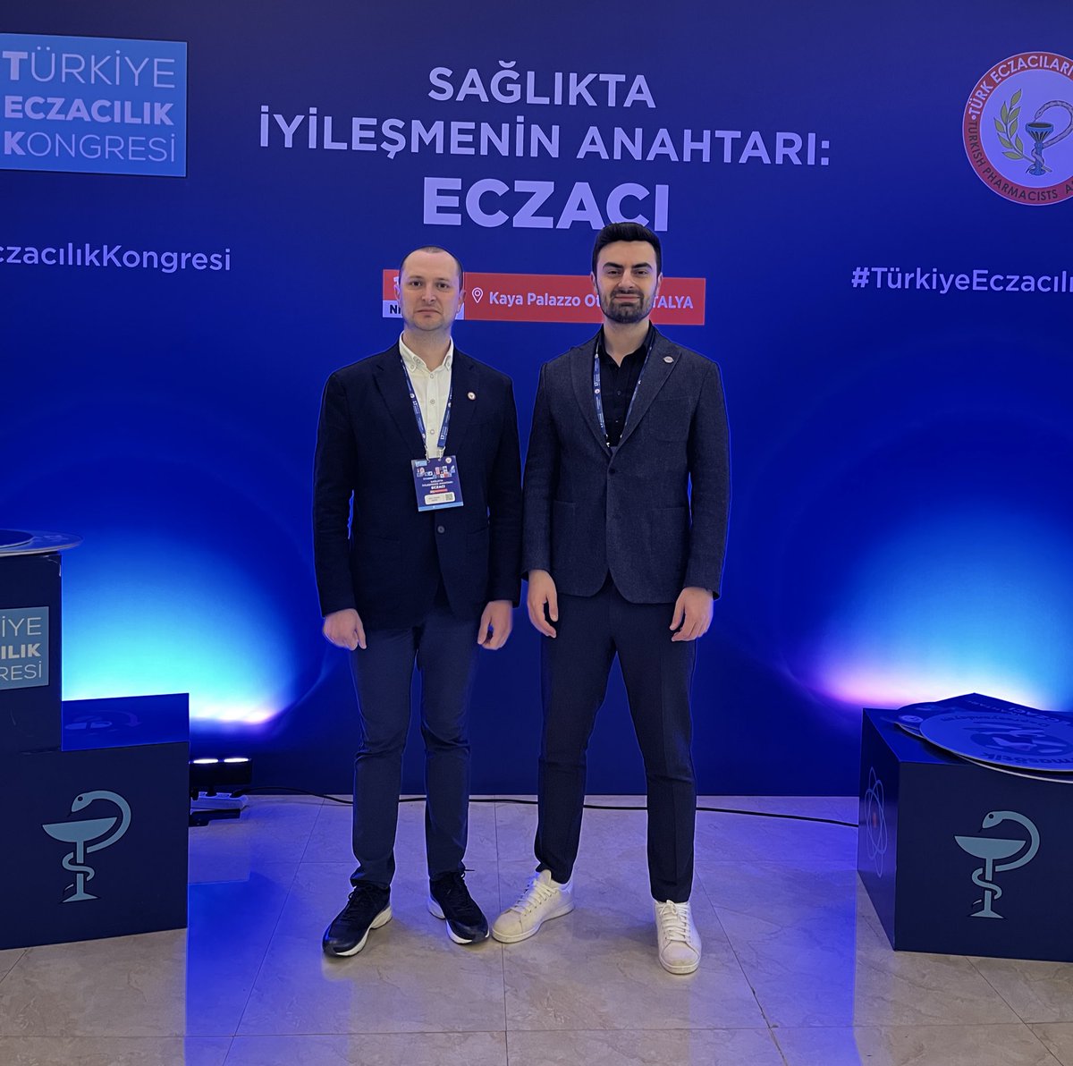 10-12 Nisan tarihlerinde Antalya’da gerçekleşen, sayın bakanlarımızın da katıldığı “Sağlıkta İyileşmenin Anahtarı: Eczacı” temalı 17. Türkiye Eczacılık Kongresi’ne katılım sağlayarak TEB merkez kurullarımızdaki meslektaşlarımız, örgüt ve oda yöneticilerimizle temaslarda bulunduk.