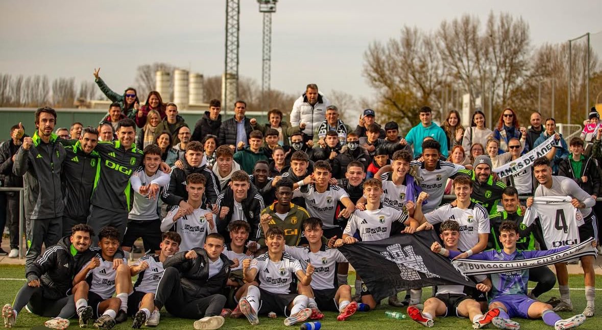 tito__db's tweet photo. El día 27 estos chicos tienen un partido clave en Castañares.

Si cuando mejor estaban el campo estaba lleno, ahora es cuando realmente hay que apoyarles y mostrarles que no están solos para luchar por permanecer en DH

No se puede dudar de un equipo que ha soñado despierto https://t.co/39x9V9S8kS