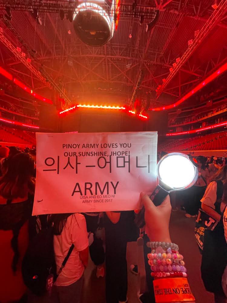gyamma's tweet photo. Dear Hobi, thank you for coming to Philippines! You melt my heart as you came up the stage. Continue to be a sunshine to all of us. We, Pinoy ARMYs, love you and the whole BTS. Congratulations! 🍾 💜 #HOTS_TOUR_MANILA_DAY2 @BTS_twt https://t.co/hqn0W03Hdf