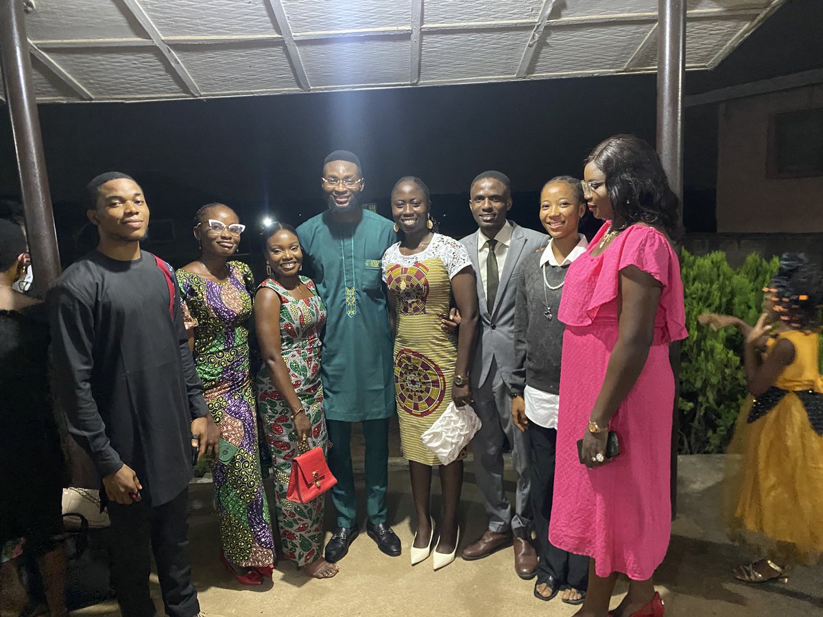 ladey_adesi's tweet photo. Beautiful observers https://t.co/CuZ0EL0c3M