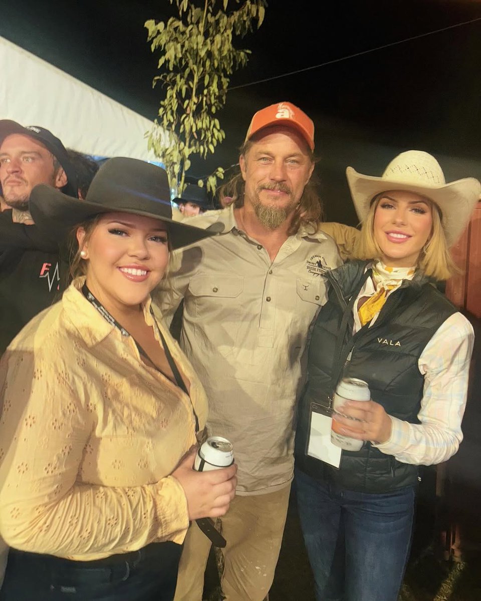 Polijake_Fim's tweet photo. Coachella No. @mfsr_bushfestival. Yes No better place to be this weekend. Thanks to our amazing friends at @newmarket_saddlery for an awesome time. #mfsr #country #countryfashion #mfsr2025 #mfsrbushfestival
Travis Fimmel
Mr travla🤙🍻🧡 https://t.co/5XiWBhYY1E
